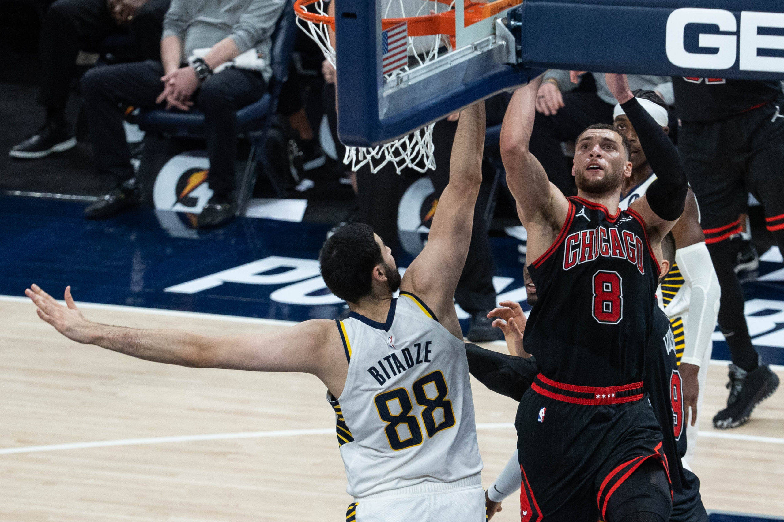 公牛遭遇三连败，球队面临困境迫切需改善