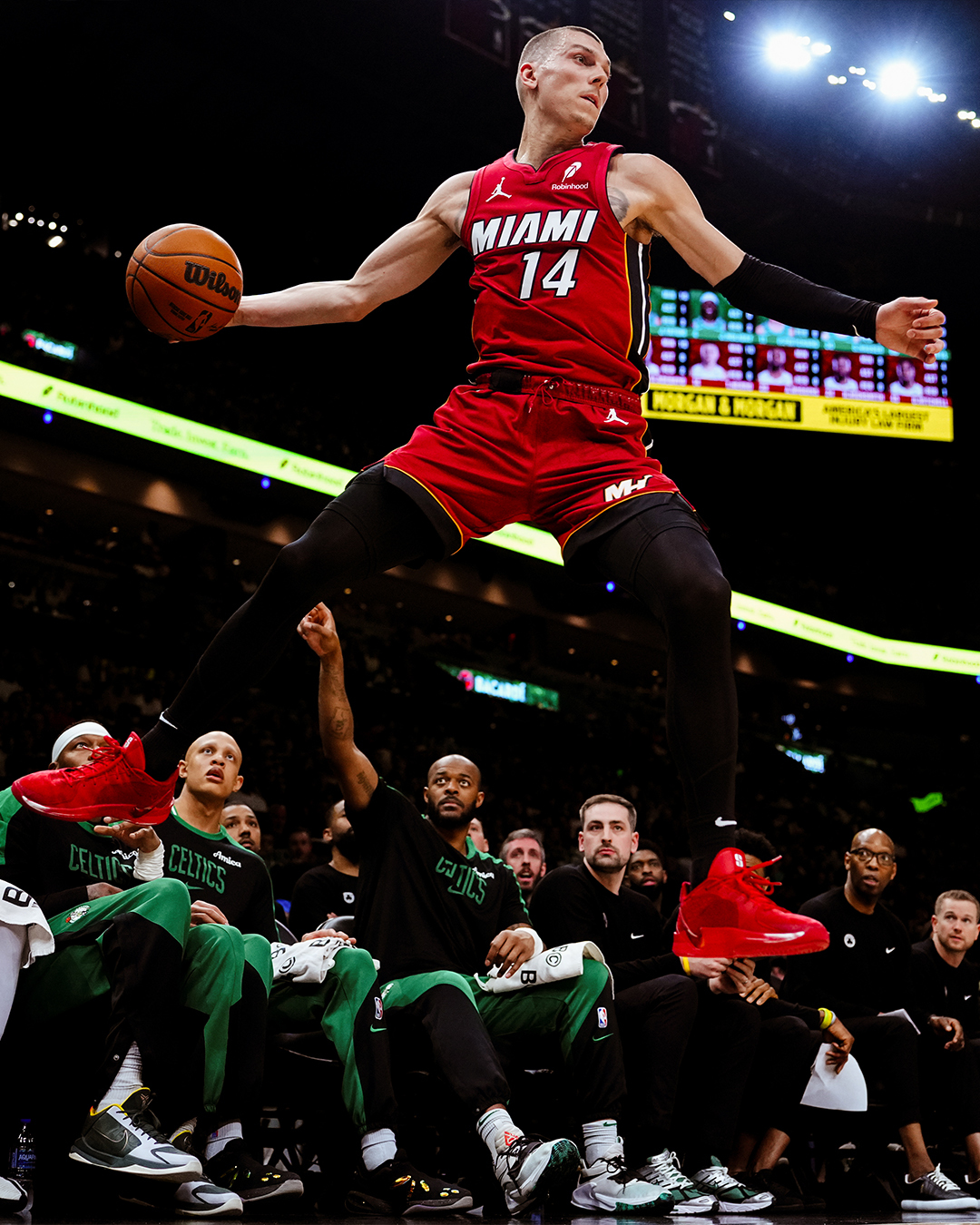 热火惊险获胜，雷霆吞下败绩