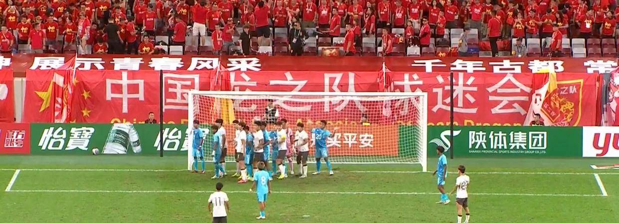 中国U23男足队以4-0战胜越南U23队取得亚锦赛小组赛首胜