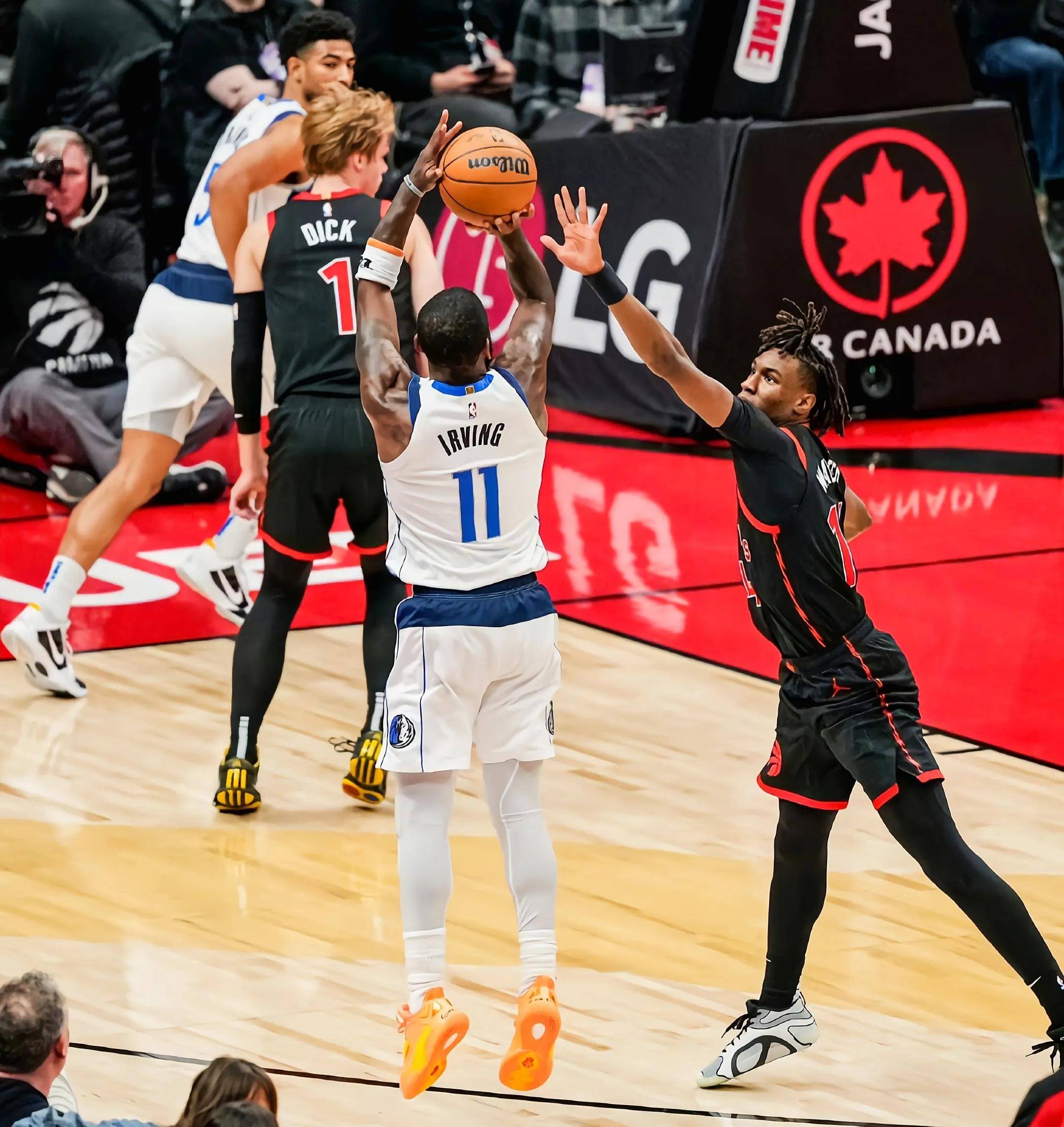 猛龙击败灰熊，继续领跑东部