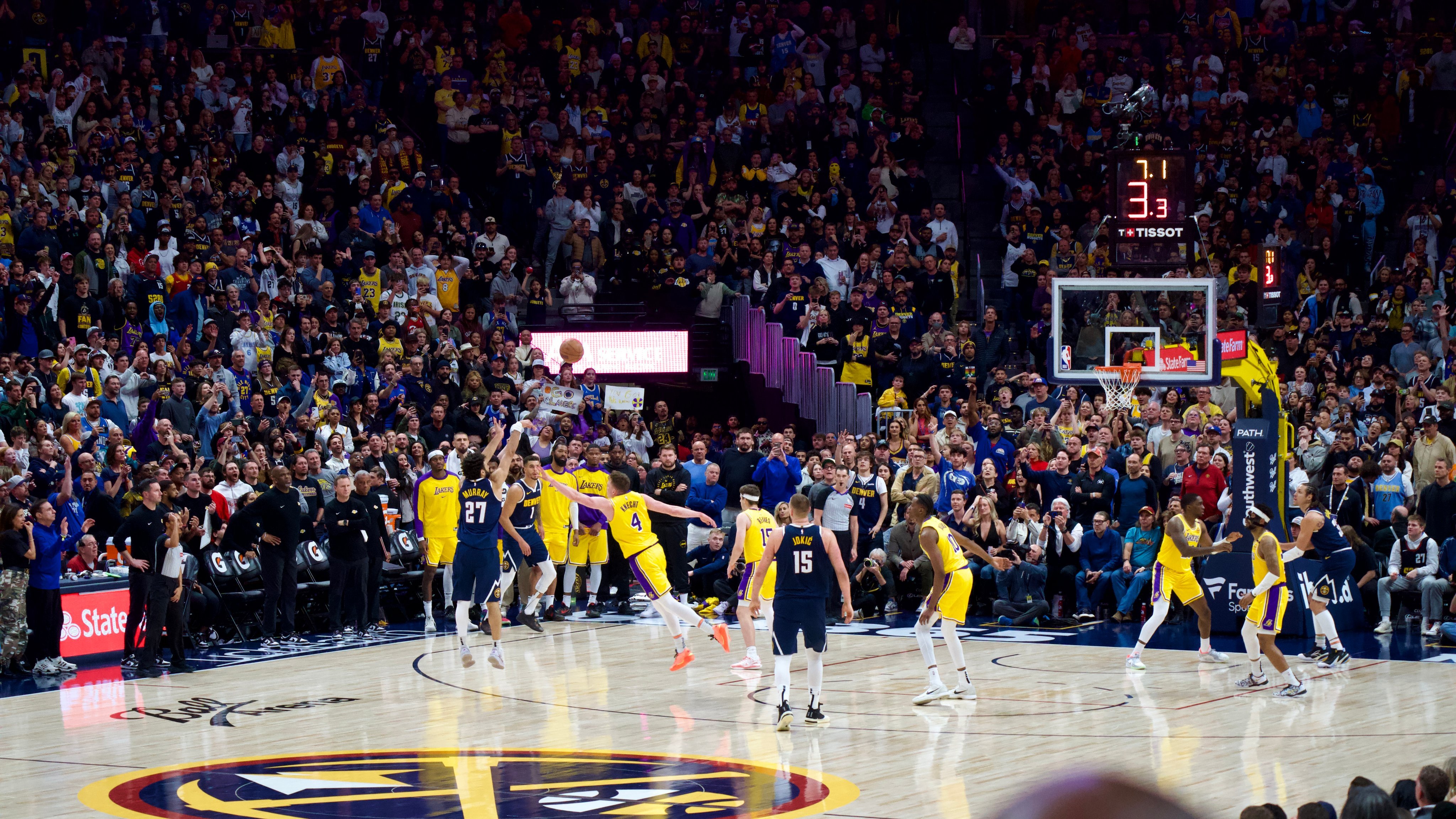 湖人主场大胜篮网,遭遇两连胜 湖人主场大胜篮网,遭遇两连胜